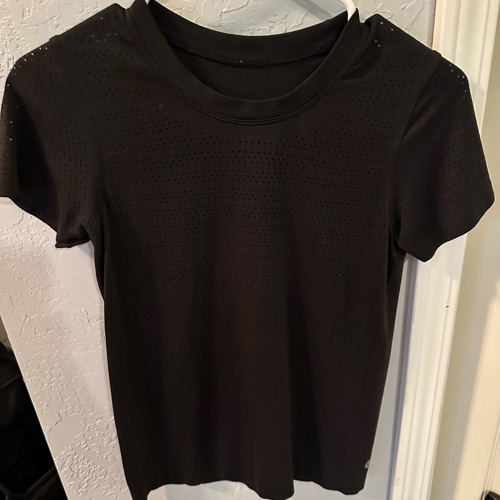 Lululemon athletic top